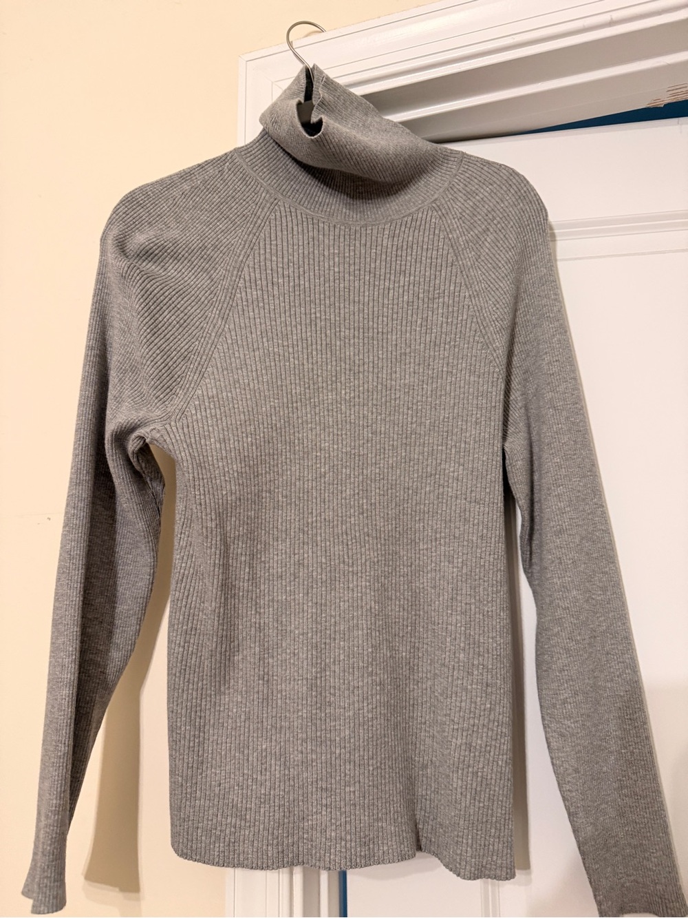 Banana Republic Gray Ribbed Turtleneck Sweater